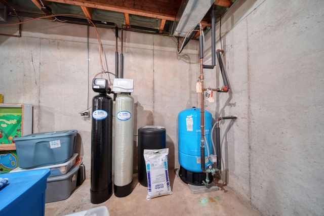 4830 Stonewood Drive, Jackson, MI 49201