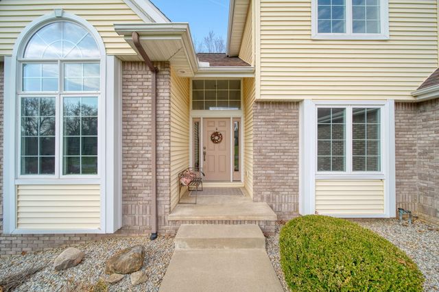 4830 Stonewood Drive, Jackson, MI 49201