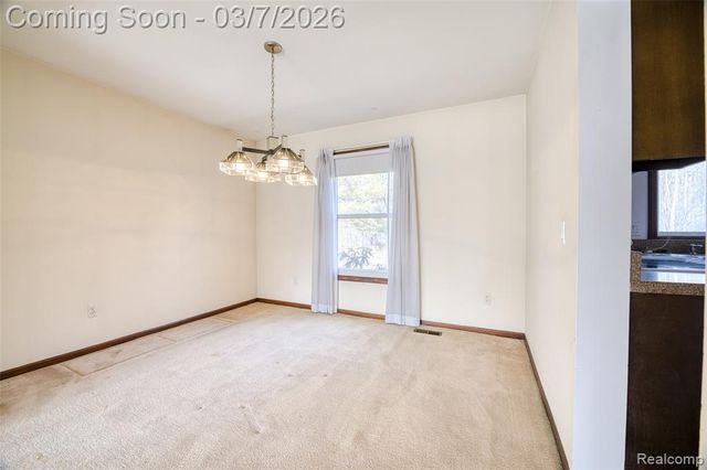 33120 Oak Hollow Street, Farmington, MI 48334