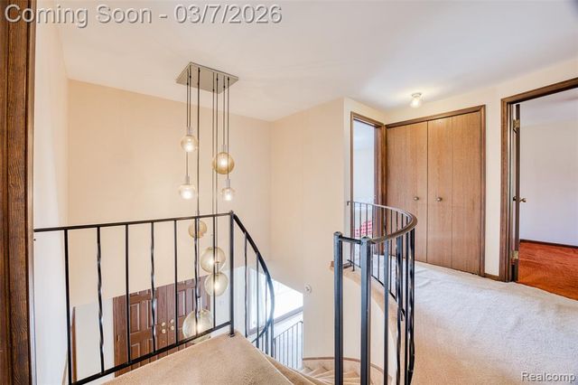 33120 Oak Hollow Street, Farmington, MI 48334