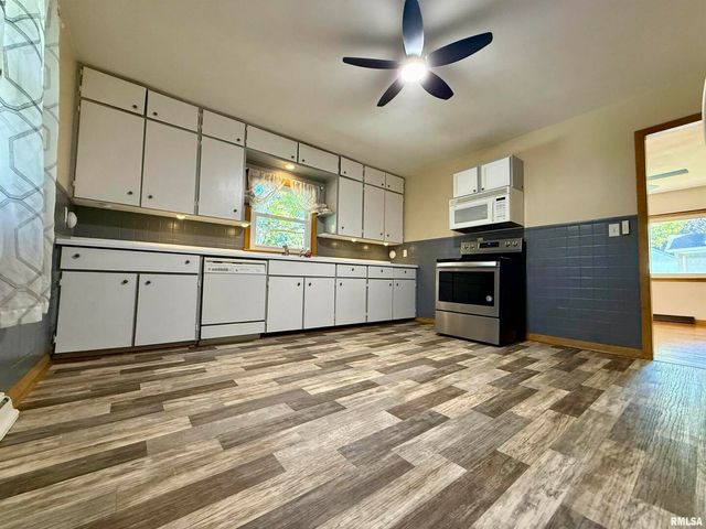 139 N VAIL Street, Geneseo, IL 61254