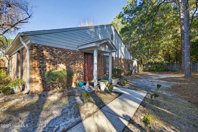 811 Seabury Court, Wilmington, NC 28403