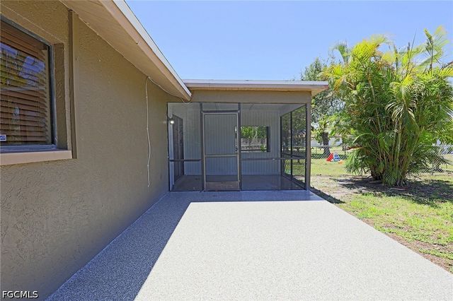 3818 SW 7th PL, Cape Coral, FL 33914