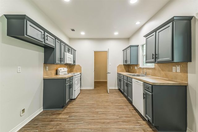11919 Walraven Drive, Huffman, TX 77336