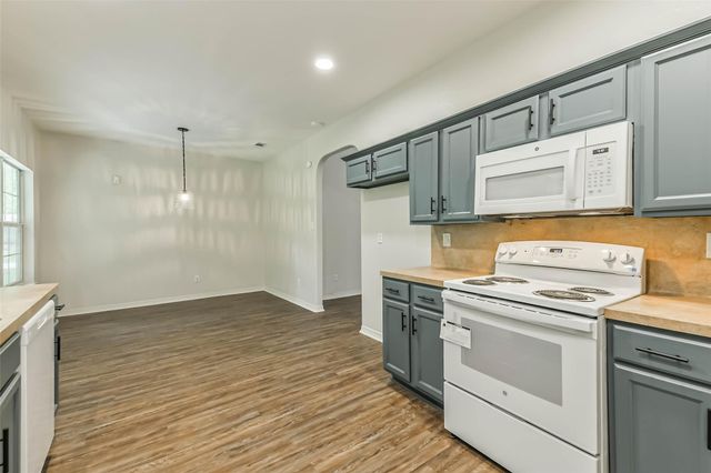 11919 Walraven Drive, Huffman, TX 77336