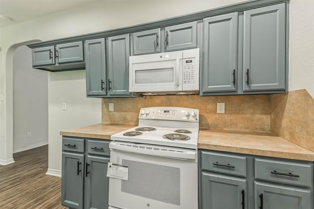 11919 Walraven Drive, Huffman, TX 77336