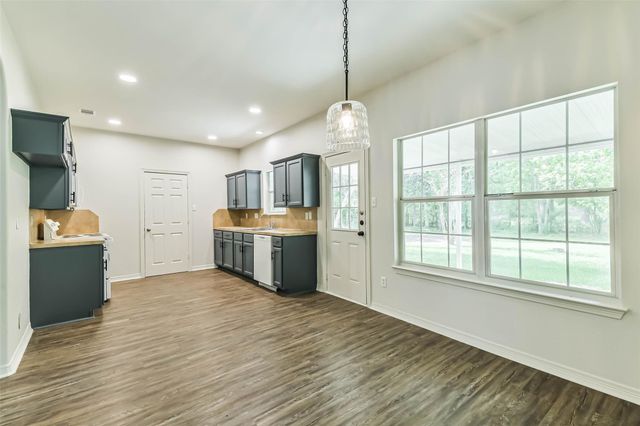 11919 Walraven Drive, Huffman, TX 77336