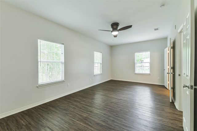 11919 Walraven Drive, Huffman, TX 77336