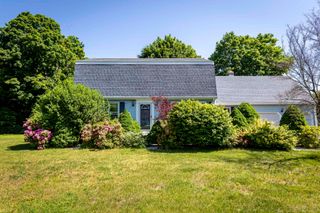 32 Bourbon Street, South Windsor, CT 06074