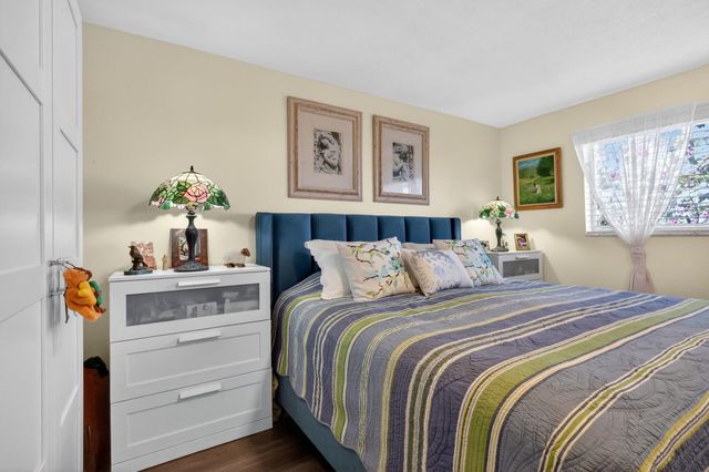 10 Colonial Club Drive 305, Boynton Beach, FL 33435