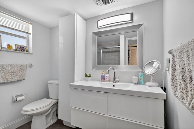 10 Colonial Club Drive 305, Boynton Beach, FL 33435