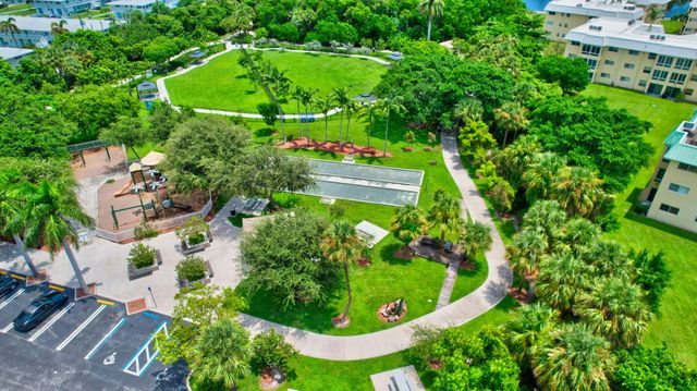 10 Colonial Club Drive 305, Boynton Beach, FL 33435