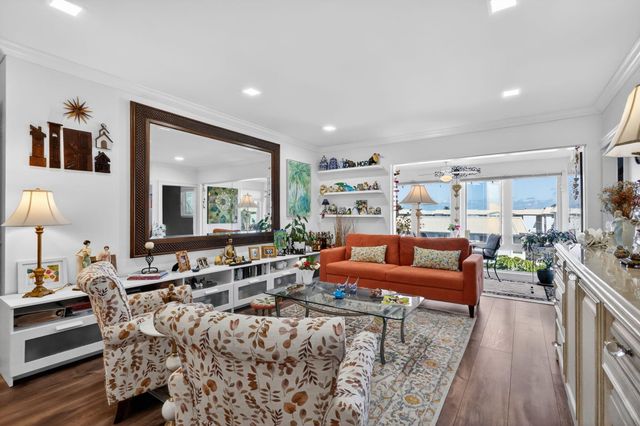 10 Colonial Club Drive 305, Boynton Beach, FL 33435