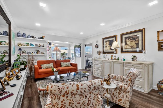 10 Colonial Club Drive 305, Boynton Beach, FL 33435