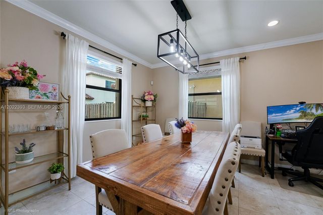 589 W 34th Ter, Homestead, FL 33033
