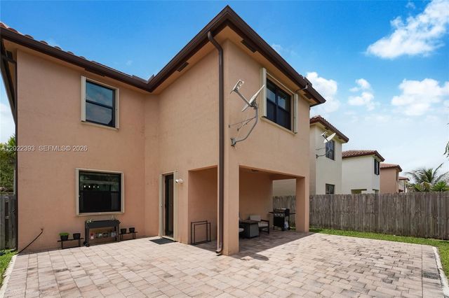 589 W 34th Ter, Homestead, FL 33033