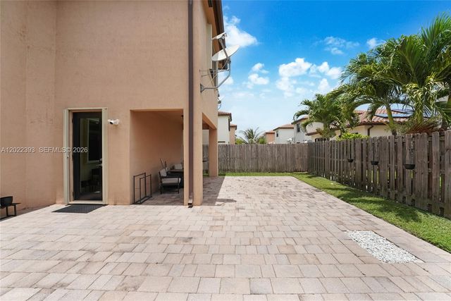 589 W 34th Ter, Homestead, FL 33033