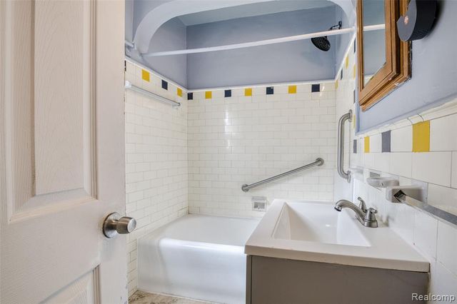 12875 Steel Street, Detroit, MI 48227