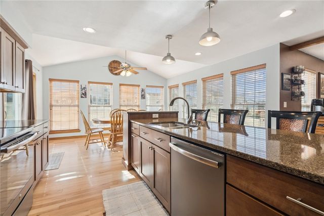 7013 Pleasant Ridge Drive SW, Cedar Rapids, IA 52404