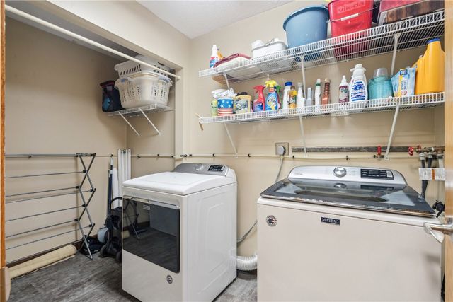 7013 Pleasant Ridge Drive SW, Cedar Rapids, IA 52404