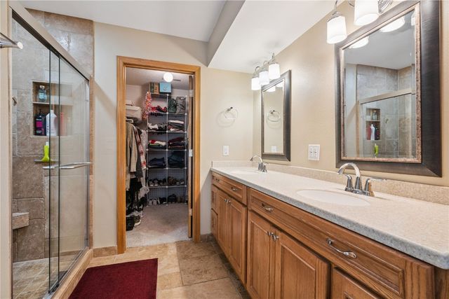 7013 Pleasant Ridge Drive SW, Cedar Rapids, IA 52404