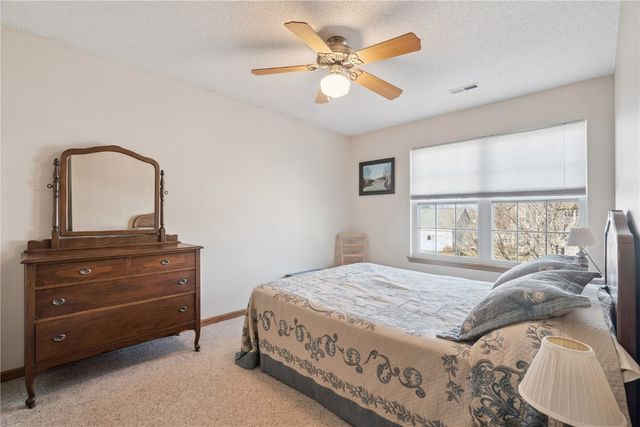 7013 Pleasant Ridge Drive SW, Cedar Rapids, IA 52404