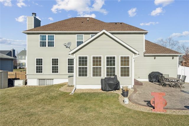 7013 Pleasant Ridge Drive SW, Cedar Rapids, IA 52404