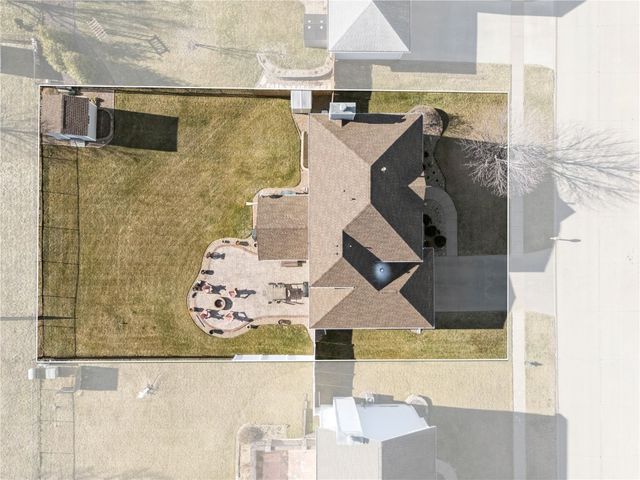 7013 Pleasant Ridge Drive SW, Cedar Rapids, IA 52404