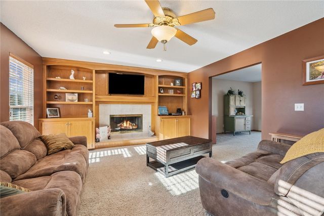 7013 Pleasant Ridge Drive SW, Cedar Rapids, IA 52404