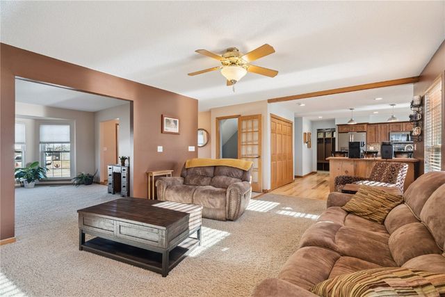 7013 Pleasant Ridge Drive SW, Cedar Rapids, IA 52404