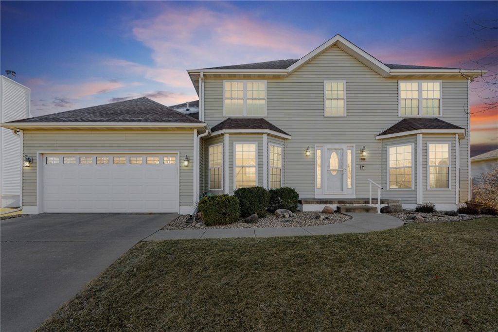 7013 Pleasant Ridge Drive SW, Cedar Rapids, IA 52404