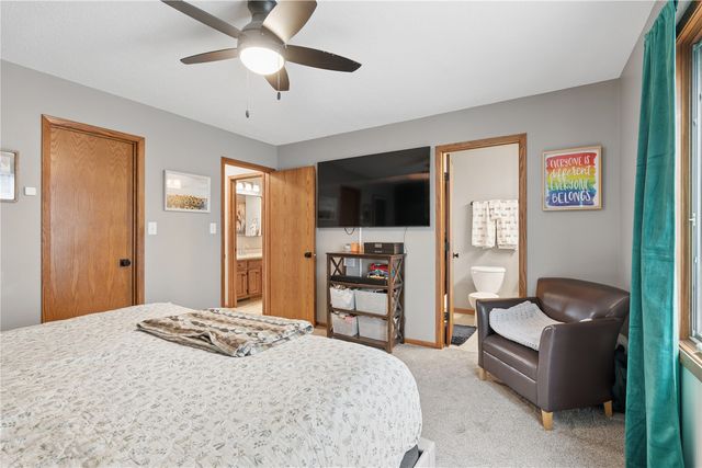 440 Peace Avenue NW, Cedar Rapids, IA 52405