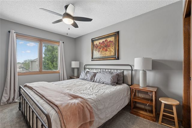 440 Peace Avenue NW, Cedar Rapids, IA 52405