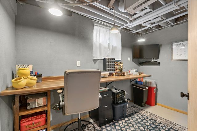 440 Peace Avenue NW, Cedar Rapids, IA 52405