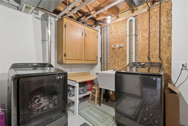 440 Peace Avenue NW, Cedar Rapids, IA 52405
