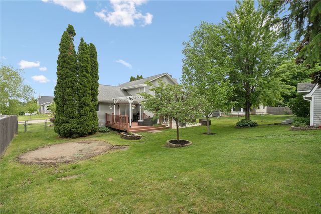 440 Peace Avenue NW, Cedar Rapids, IA 52405