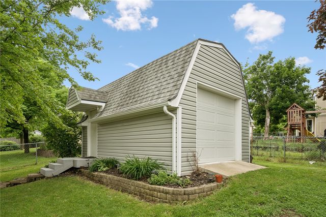 440 Peace Avenue NW, Cedar Rapids, IA 52405