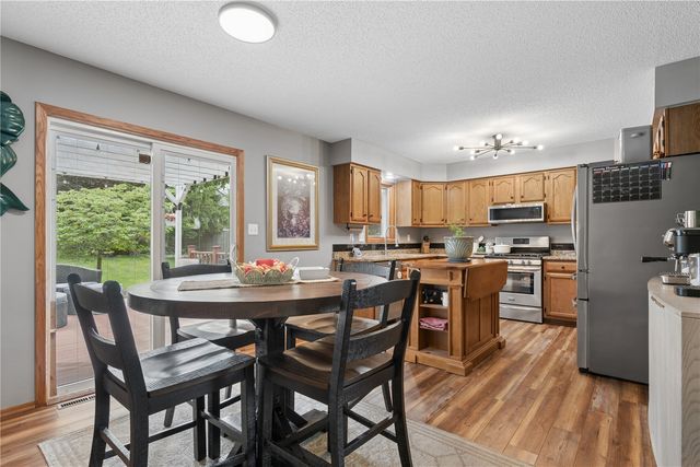 440 Peace Avenue NW, Cedar Rapids, IA 52405