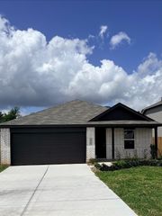 327 Parkin Court, Conroe, TX 77303