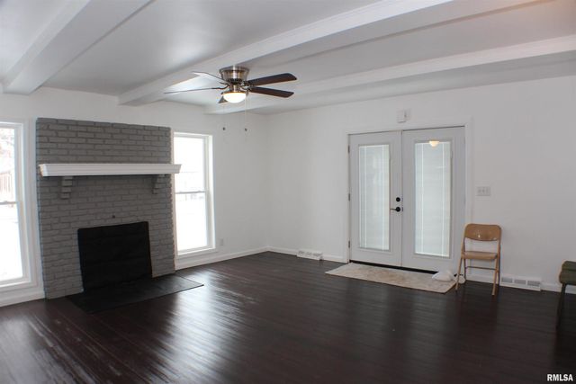 1611 COFFELT Avenue, Davenport, IA 52803