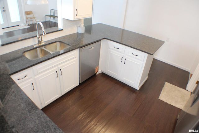 1611 COFFELT Avenue, Davenport, IA 52803