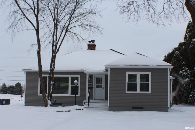 1611 COFFELT Avenue, Davenport, IA 52803