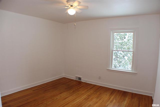 1611 COFFELT Avenue, Davenport, IA 52803