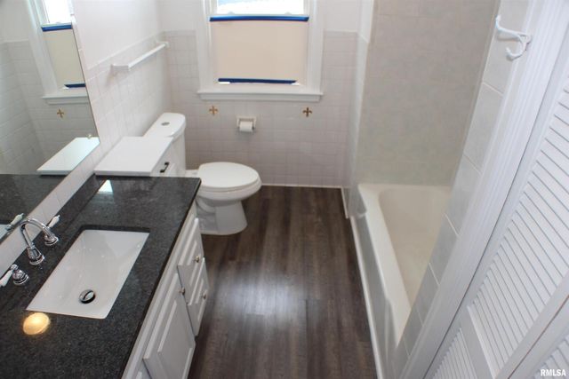 1611 COFFELT Avenue, Davenport, IA 52803