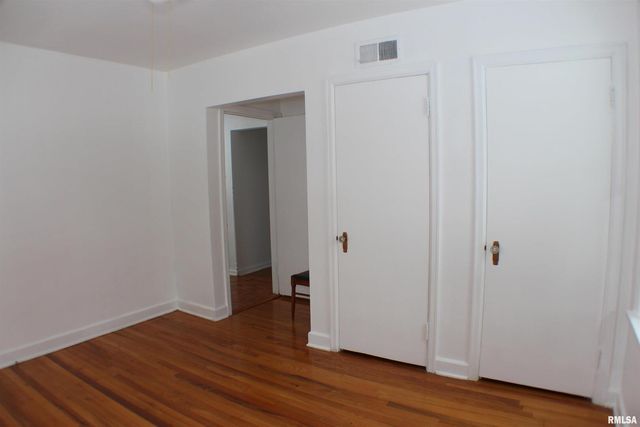 1611 COFFELT Avenue, Davenport, IA 52803