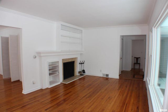 1611 COFFELT Avenue, Davenport, IA 52803