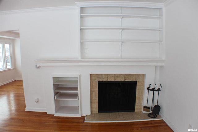 1611 COFFELT Avenue, Davenport, IA 52803