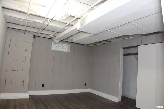 1611 COFFELT Avenue, Davenport, IA 52803