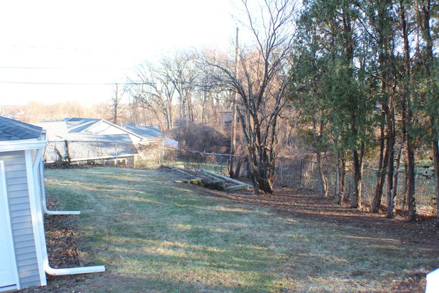 1611 Coffelt Ave, Davenport, IA 52803