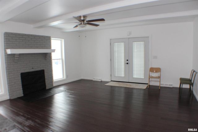 1611 COFFELT Avenue, Davenport, IA 52803